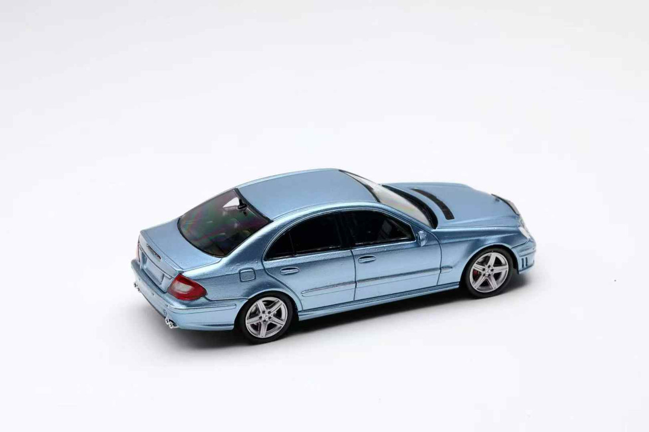 1/64 King Model Mercedes-Benz E-Class E63 AMG W211 (Ice Blue