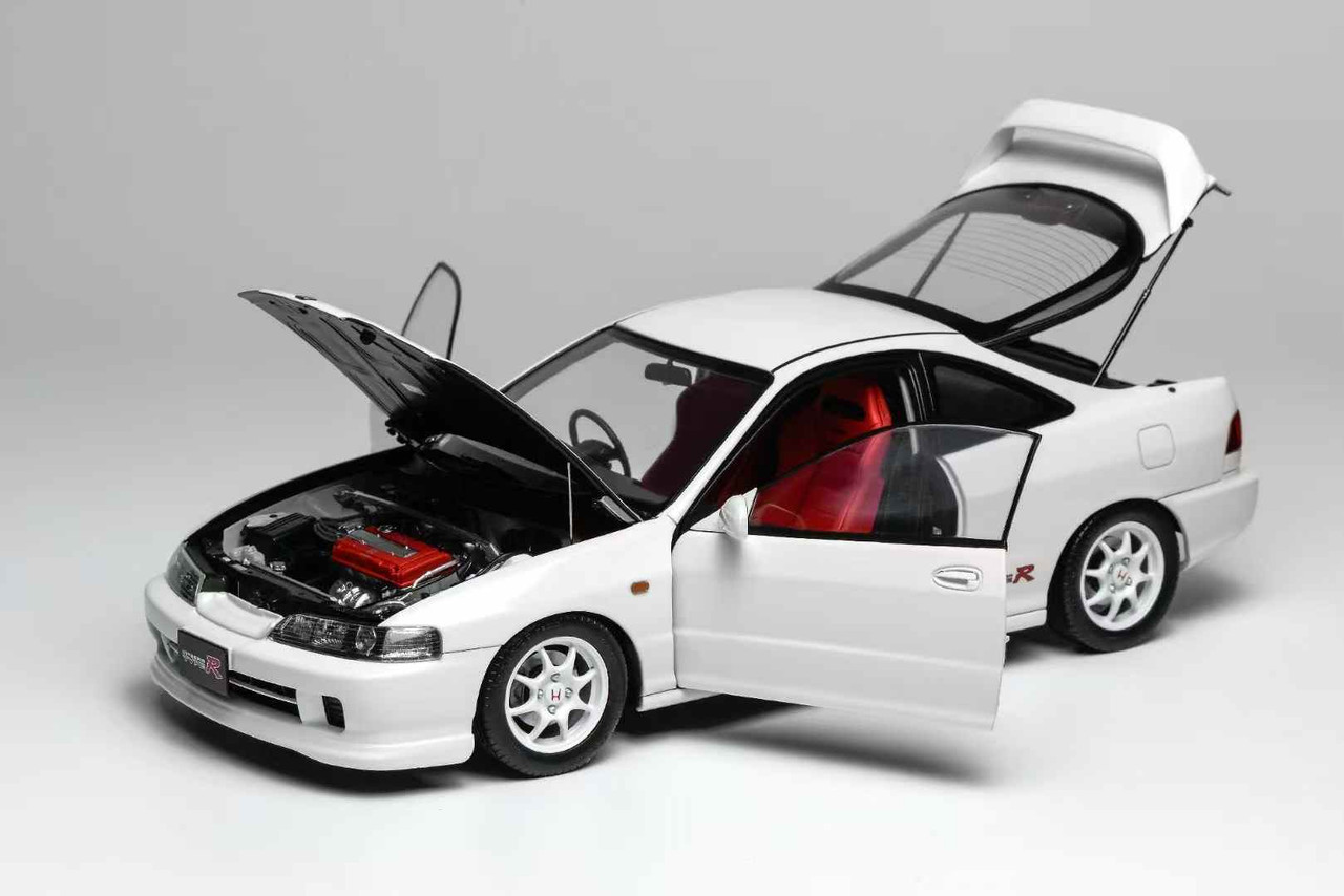 1/18 Motorhelix Honda Integra Type R (DC2) Pre-Facelift (White