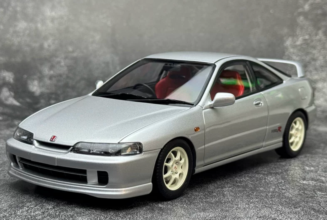 1/18 Motorhelix Honda Integra Type R (DC2) Pre-Facelift (Silver