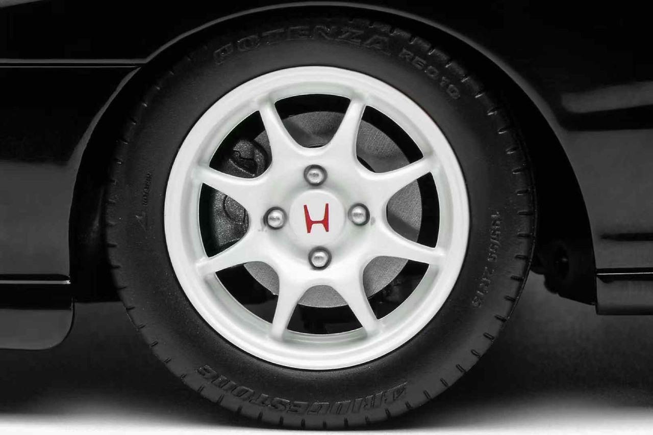 1/18 Motorhelix Honda Integra Type R (DC2) Pre-Facelift (Black