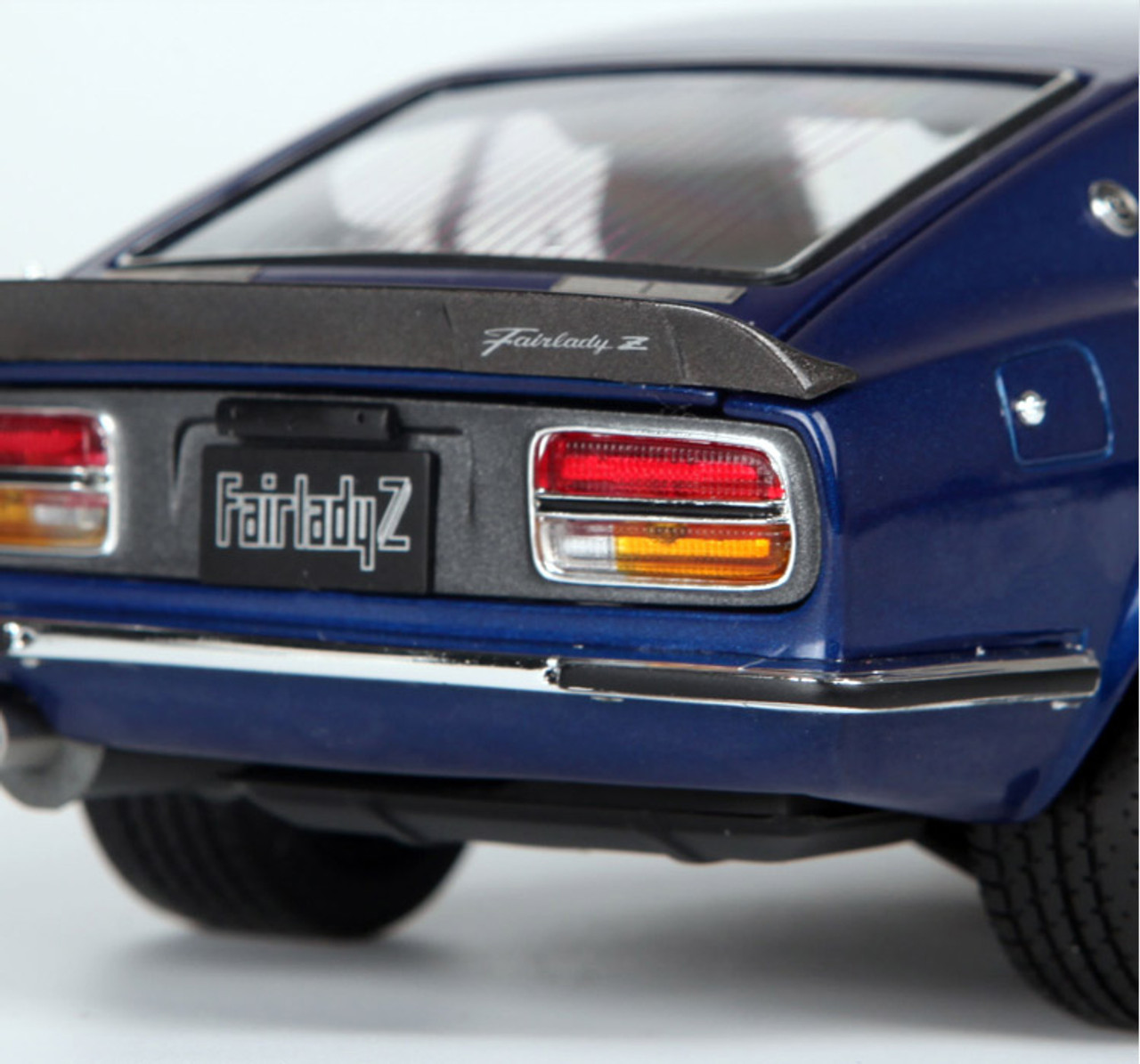 1/18 Kyosho Nissan Fairlady Z (Blue) Diecast Car Model