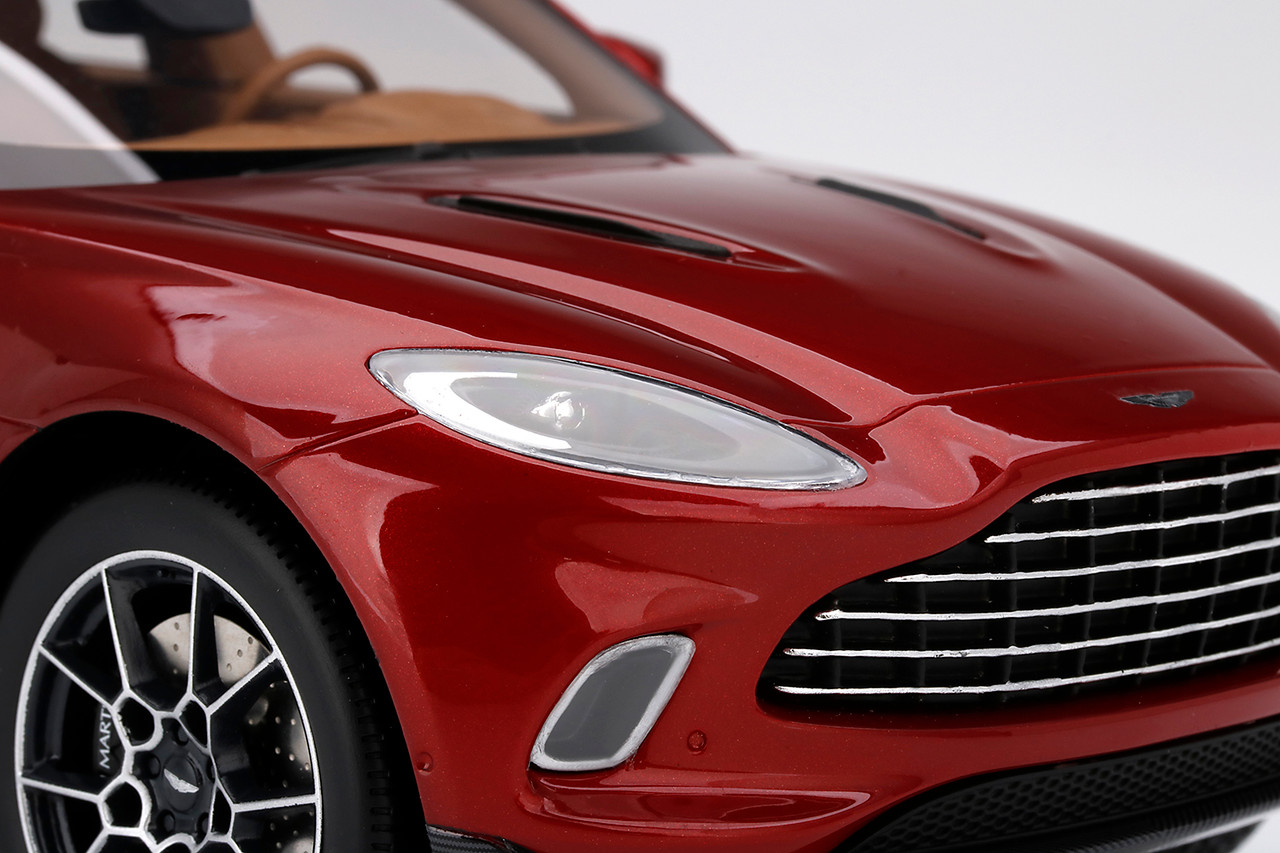 Résine TS0266-1//18 ASTON MARTIN DBS supperleggera hyperred