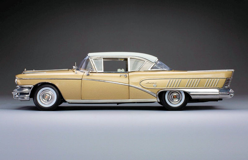 1/18 Sunstar 1958 Buick Limited Riviera Coupe (Glacier White & Gold Mist) Diecast Car Model
