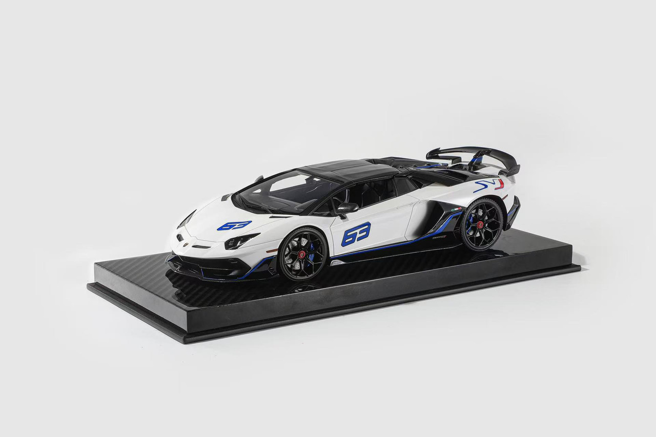 1/18 Runner Lamborghini Aventador SVJ Spider with Removable Top (White with Blue Accent) Car Model Limited 15 Pieces