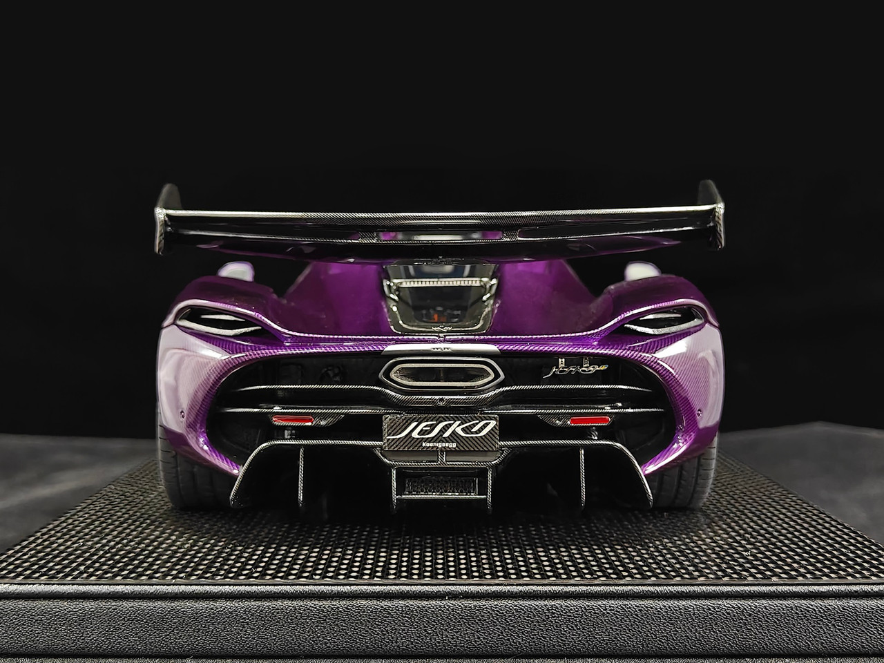 1/18 Frontiart Koenigsegg Jesko 7315 Purple Tinted Carbon