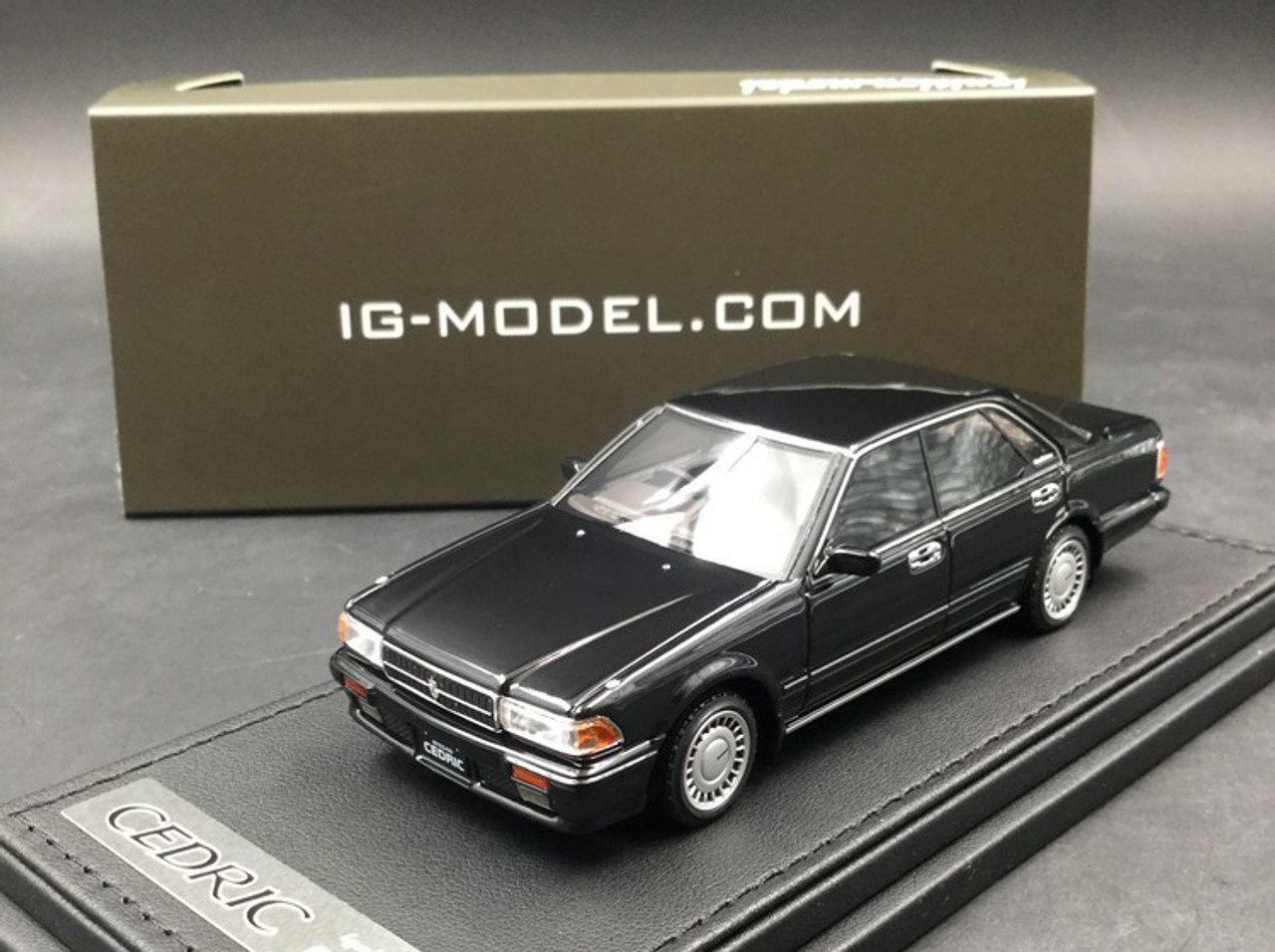 1/43 Ignition Model Nissan Cedric (Y31) Gran Turismo SV (Black