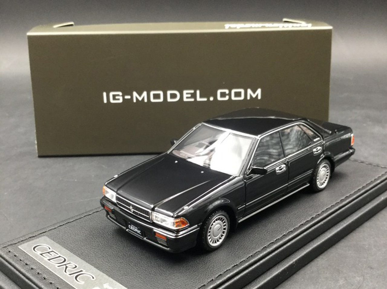 1/43 Ignition Model Nissan Cedric (Y31) Gran Turismo SV (Black) Car Model 