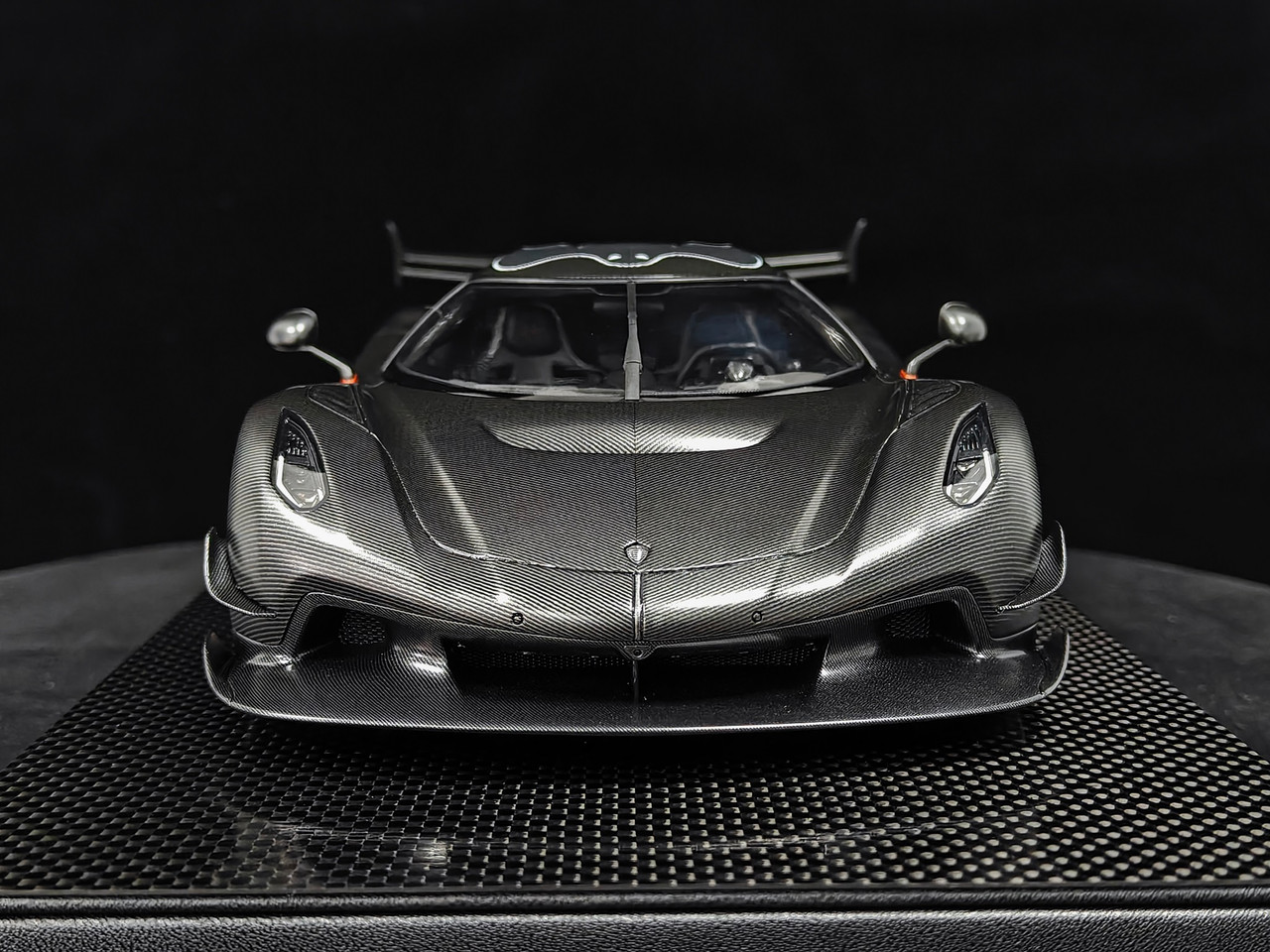 1/18 Frontiart Koenigsegg Jesko 7286 Carbon Black Car Model