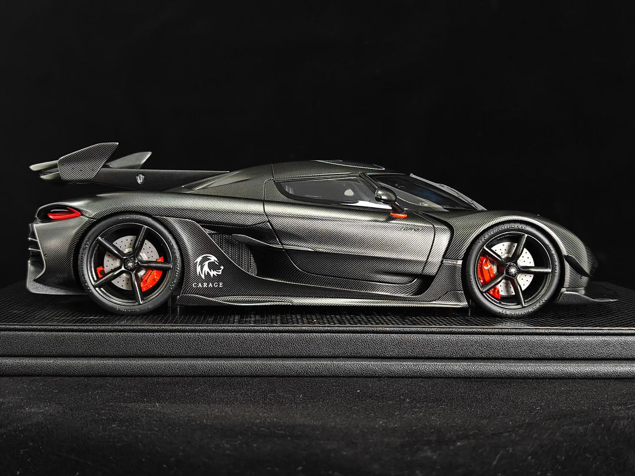 新品 FrontiArt 1/18 ケーニグセグ jesko ブラックカーボン 1/18 Frontiart Koenigsegg Jesko Absolut 7267 (Carbon Black