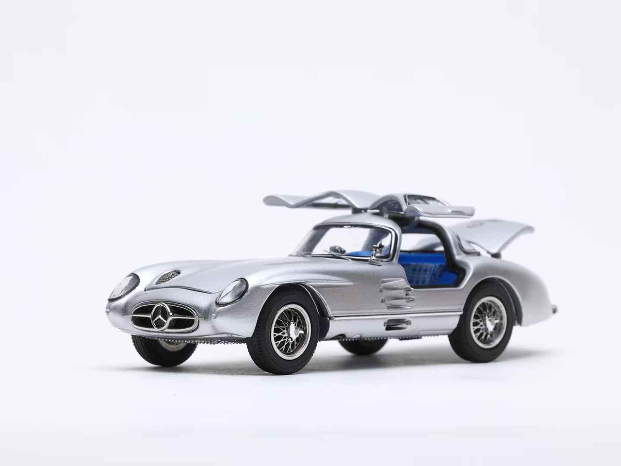 1/64 YS Mercedes-Benz 300SLR (Silver with Blue Interior) Diecast