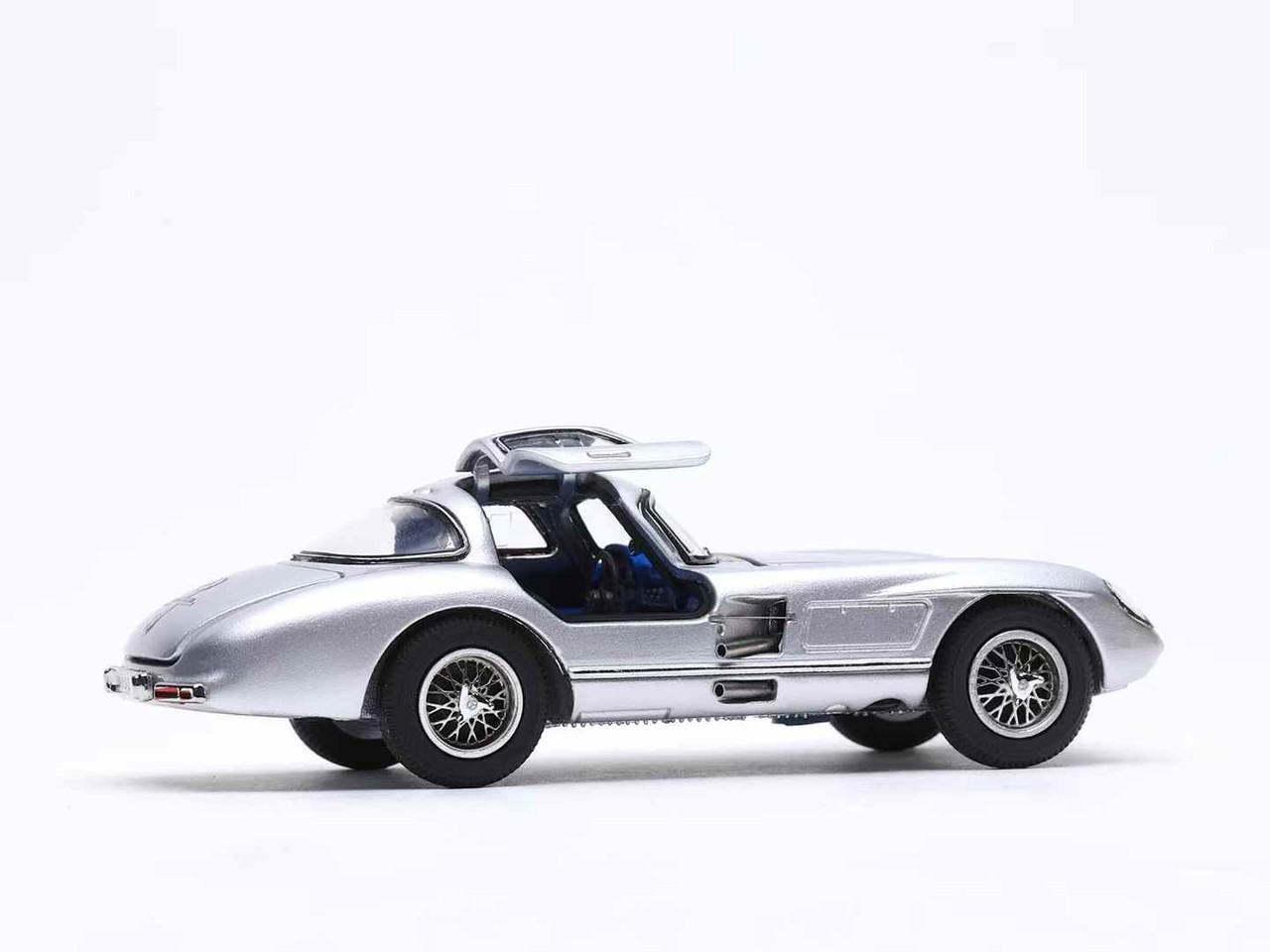 しょう④ 1/64 YS Mercedes-Benz 300SLR (Silver with Blue Interior) Diecast