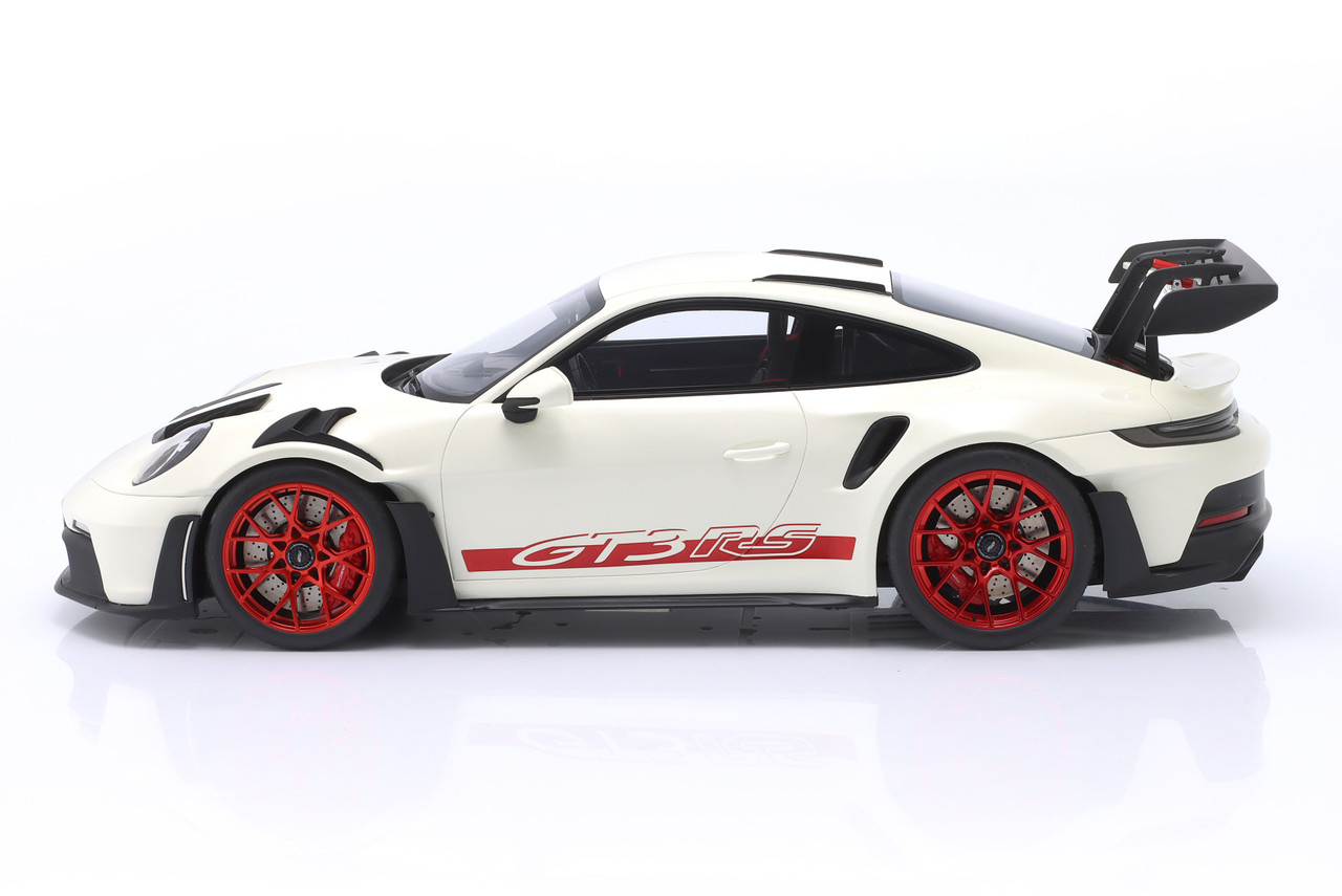 1/12 GT Spirit 2022 Porsche 911 (992) GT3 RS 2022 Tribute Carrera