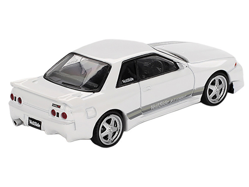 1/64 Mini GT Nissan Skyline GT-R (R32) VeilSide Combat C-I (White