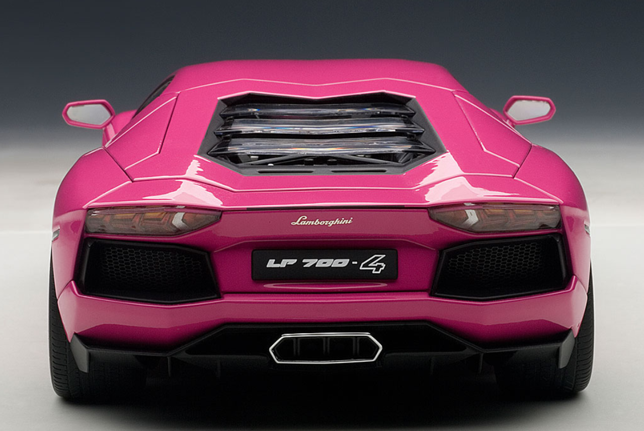 1/18 AUTOart Lamborghini Aventador LP700-4  LP700-4 (Pink) Car Model