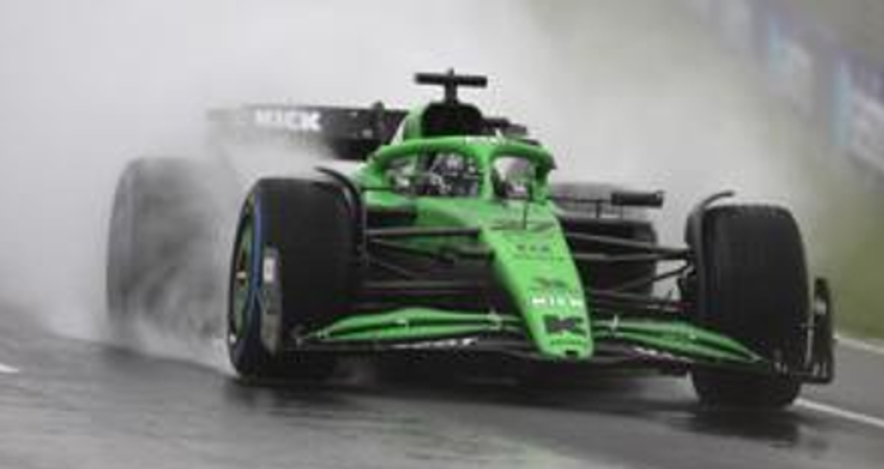 1/64 Spark Kick Sauber C45 No.27 Stake F1 Team Kick Sauber 7th Australian GP 2025 Nico Hulkenberg Car Model