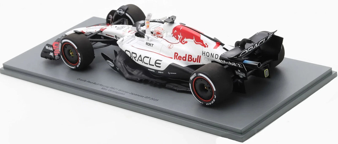 1/18 Spark 2025 Formula 1 Oracle Red Bull Racing RB21 Winner