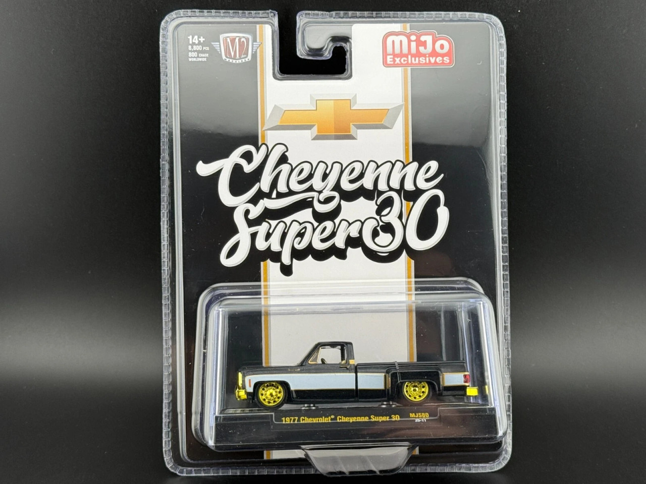 CHASE CAR 1/64 M2 Machines 1977 Chevrolet Cheyenne Super 30