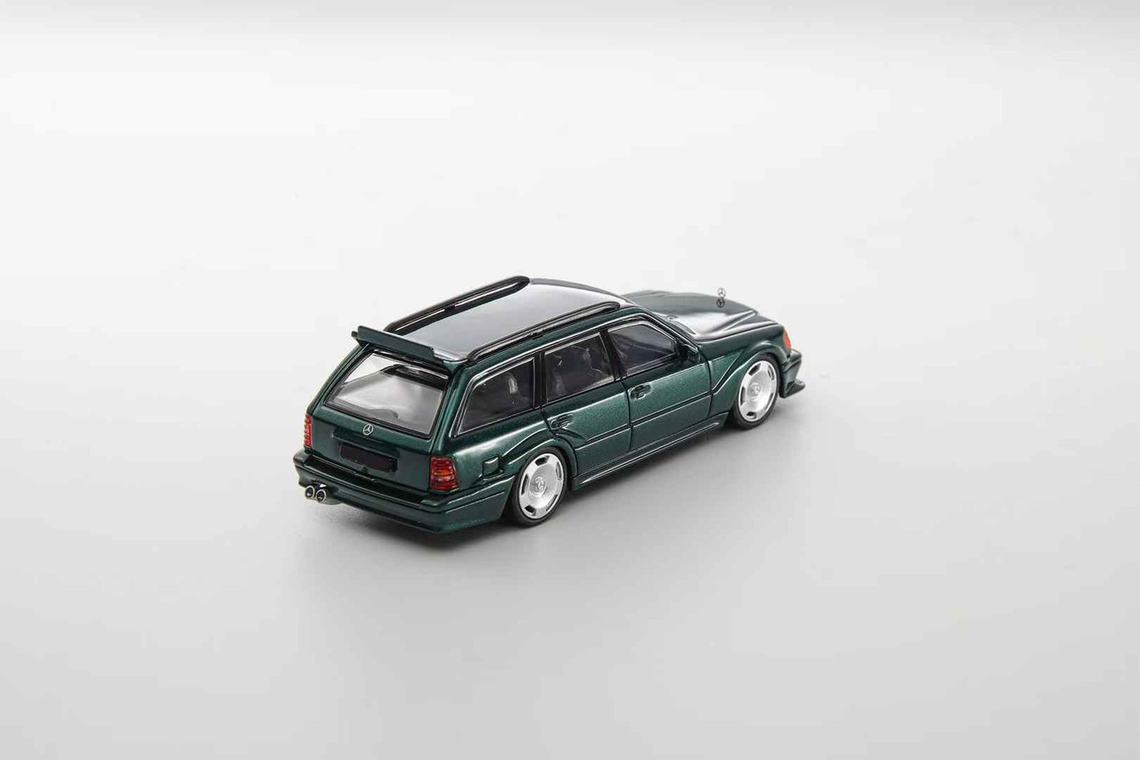 1/64 Mortal Mercedes-Benz S124 T MODEll Evo 2 (Green) Diecast Car