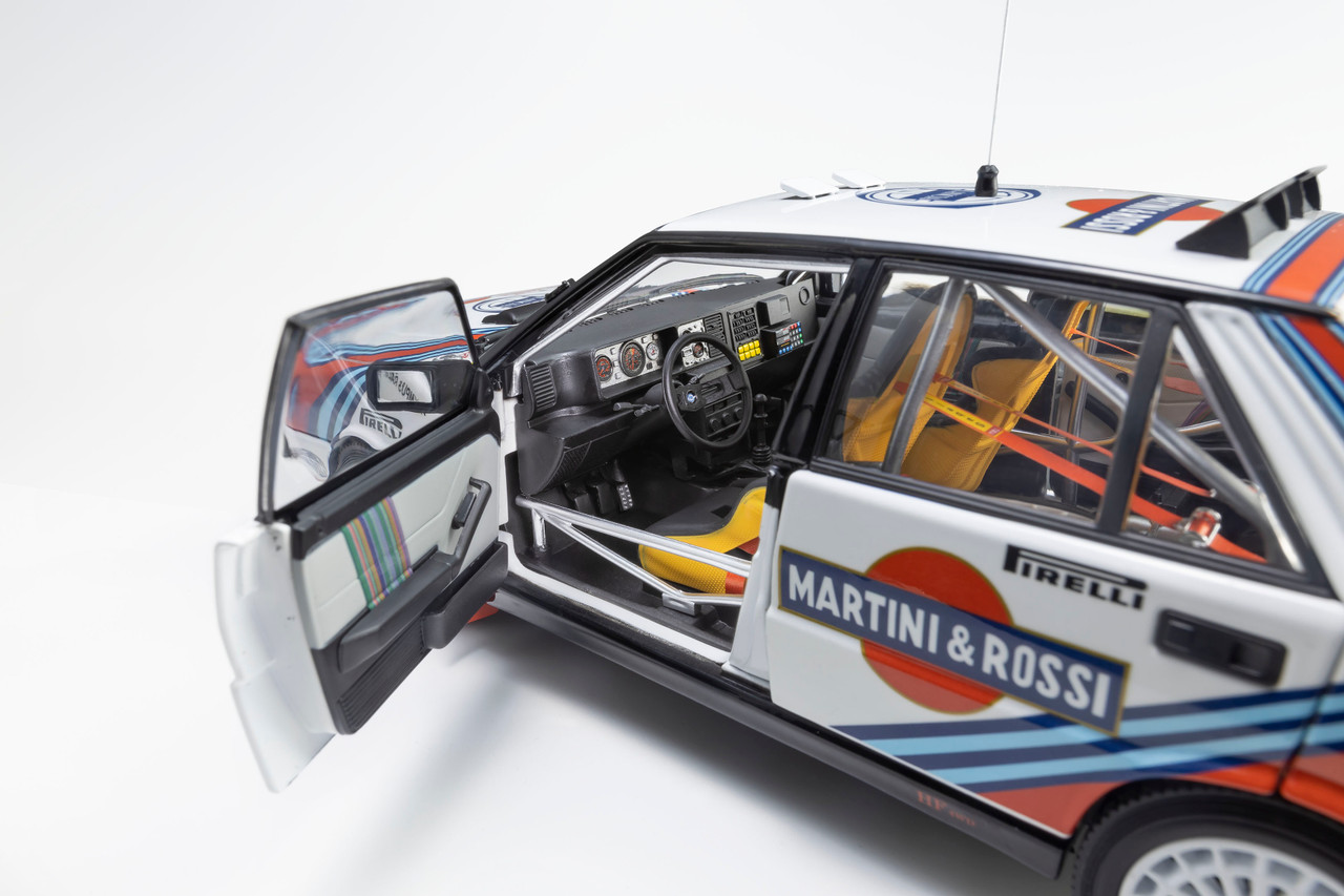 1/18 Kyosho Lancia Delta HF 4WD 1987 Olympus Rally MARTINI ROSSI