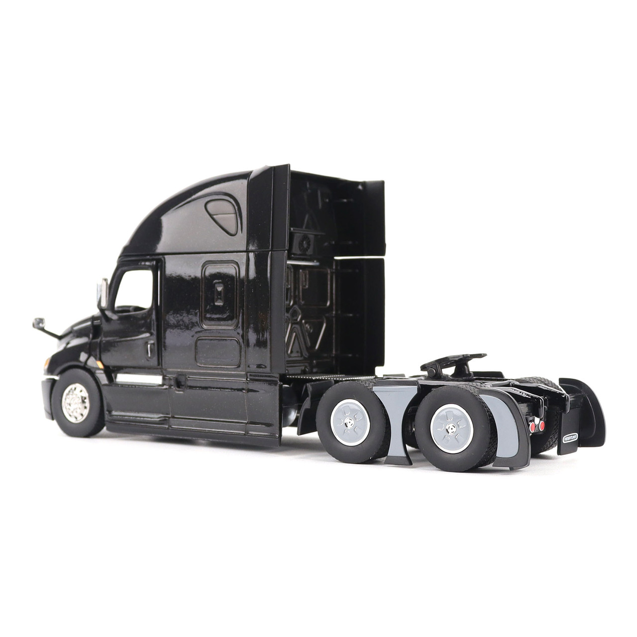 1/50 Diecast Masters Freightliner New Cascadia With Open