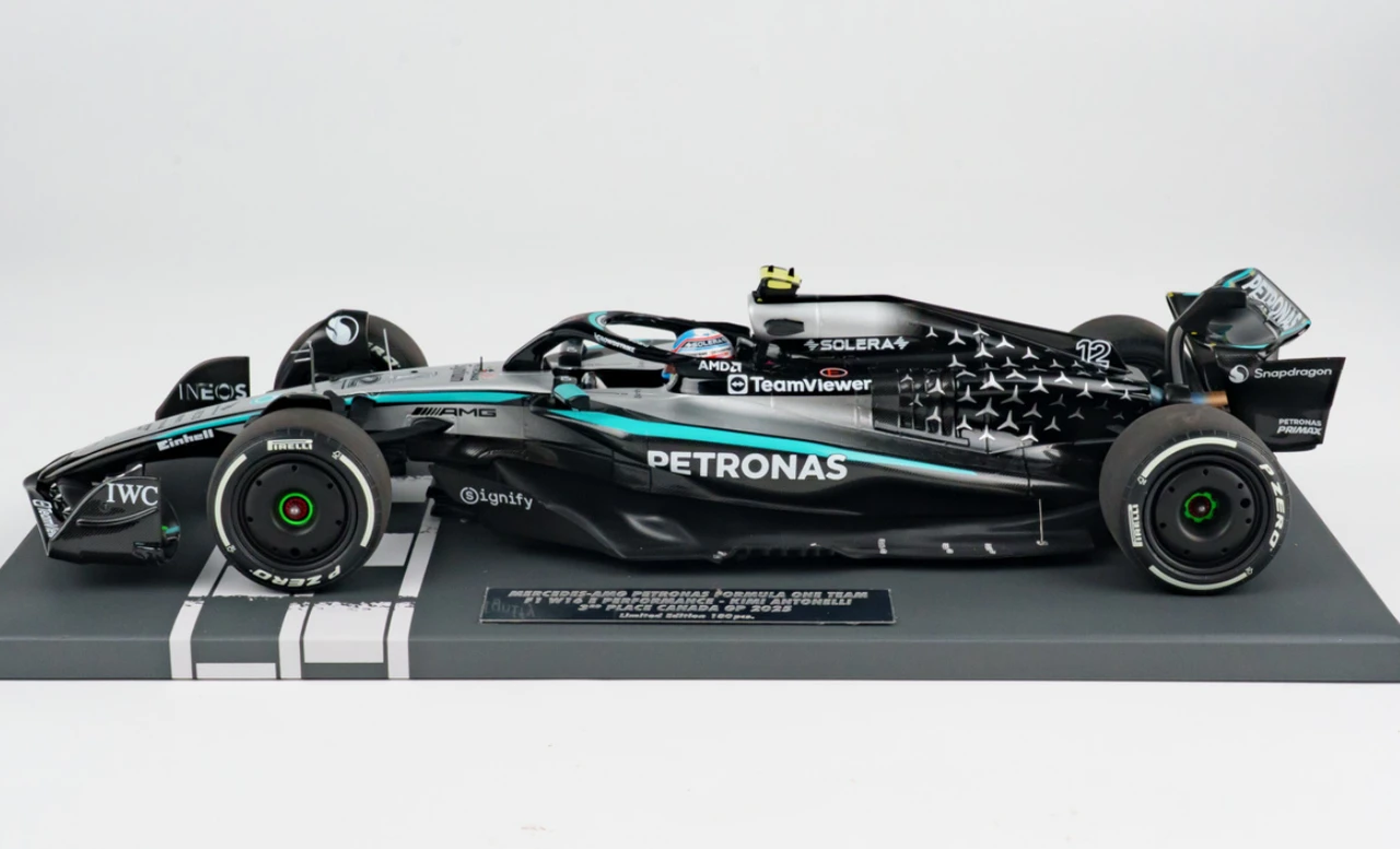 1/18 Minichamps 2025 Formula 1 Mercedes-AMG Petronas F1 Team W16 E Performance 3rd Place Canada GP Andrea Kimi Antonelli Car Model