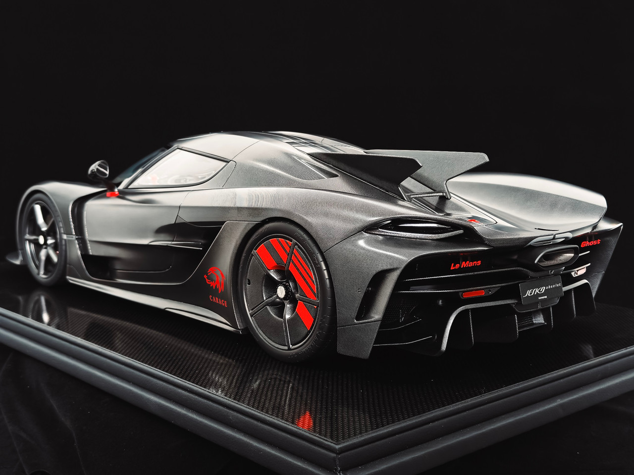 1/8 Frontiart Koenigsegg Jesko Absolut (Naked Carbon) Car Model