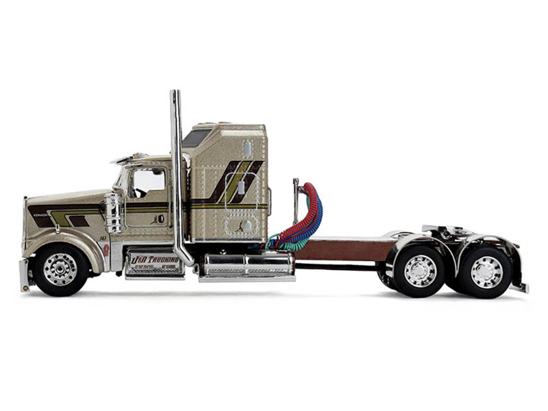 1/64 First Gear Kenworth® W900L with 60” Aerodyne Sleeper & 40