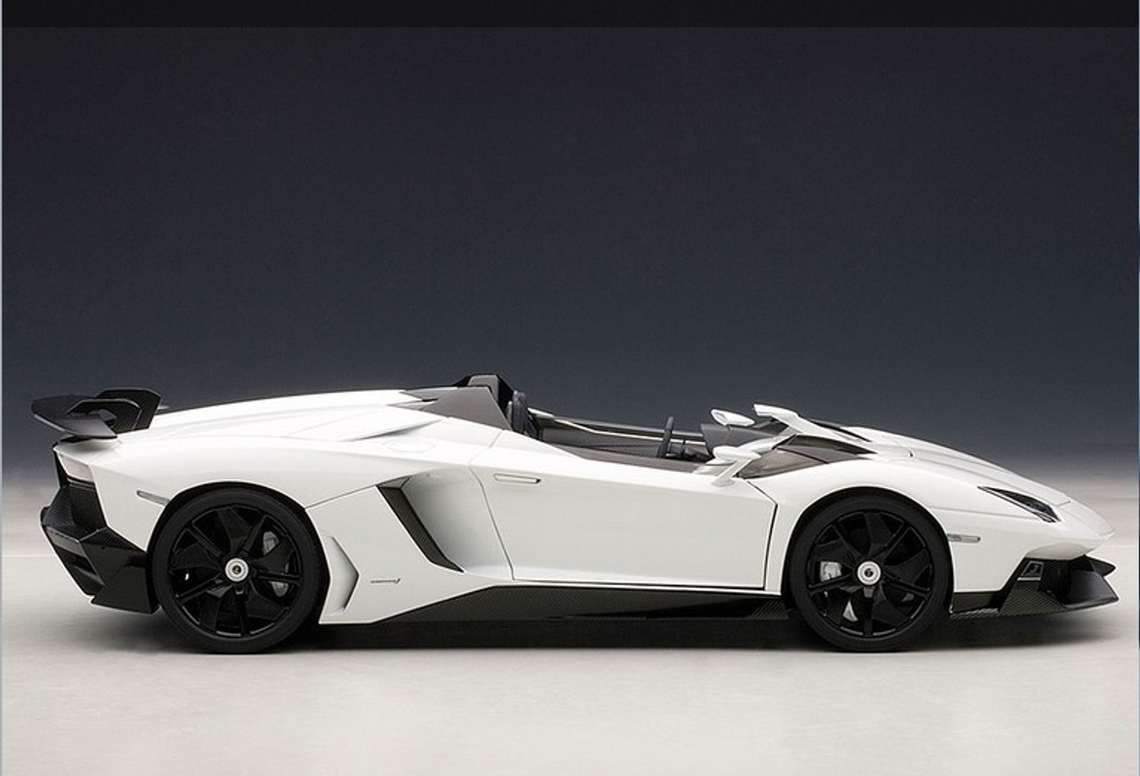 1/18 AUTOart Lamborghini Aventador J (White) Car Model