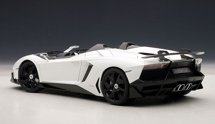 1/18 AUTOart Lamborghini Aventador J (White) Car Model