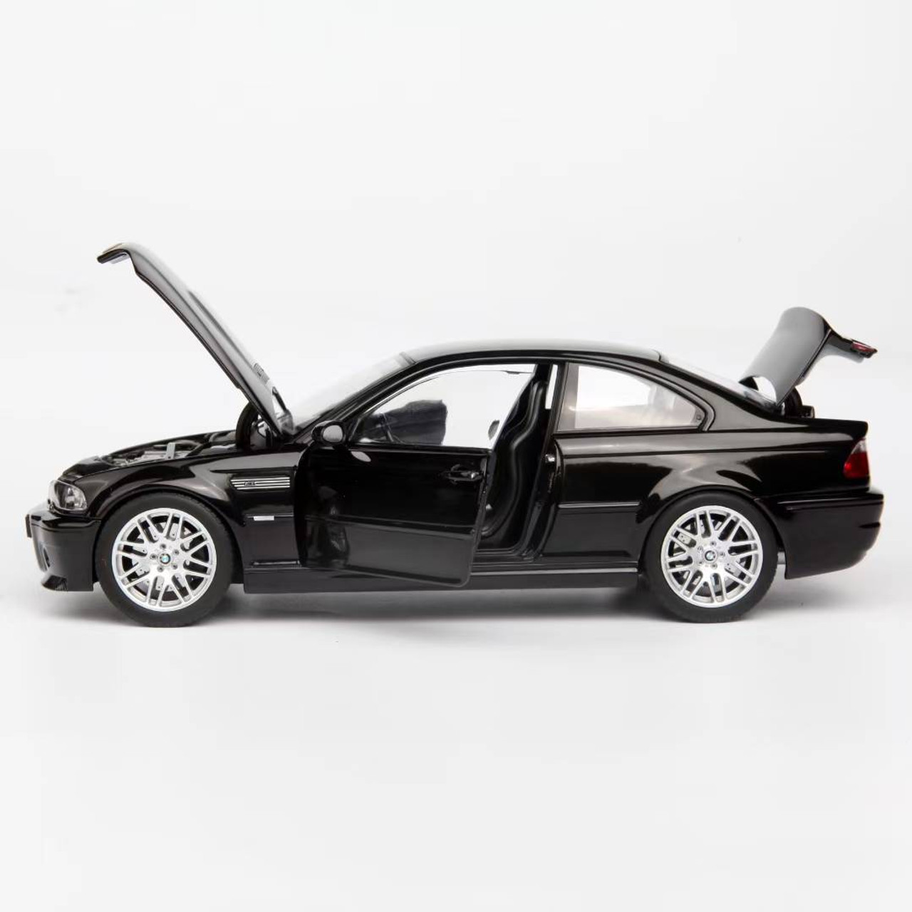 BMW M3 CSL ミニカー 1/18スケール 黒 BMW M3 CSL ミニカー 1/18スケール 黒 1/18 Kyosho BMW M3 CSL