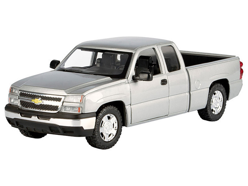 @@@ 1/25 Motormax 2006 Chevrolet Silverado 1500 (Silver Grey) Diecast