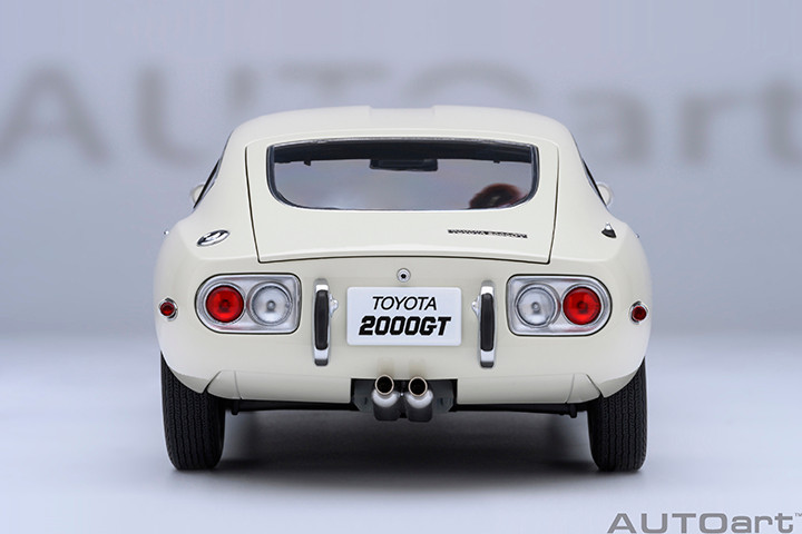 1/18 AUTOart 1967 Toyota 2000GT (White) Car Model - LIVECARMODEL.com