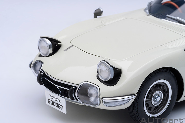 1/18 AUTOart 1967 Toyota 2000GT (White) Car Model - LIVECARMODEL.com
