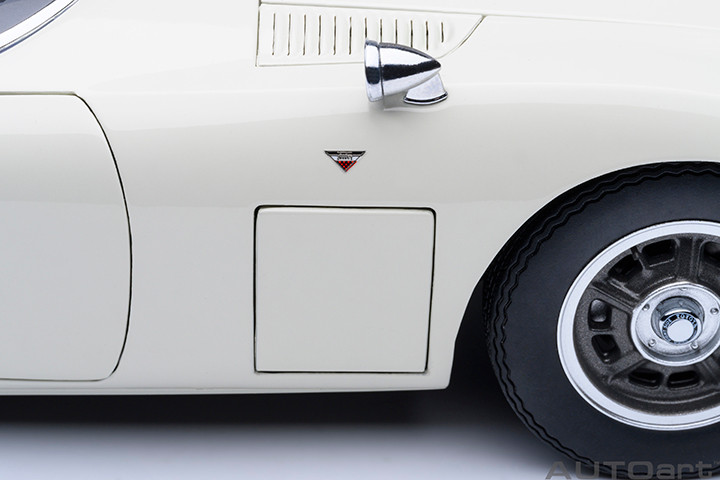 1/18 AUTOart 1967 Toyota 2000GT (White) Car Model - LIVECARMODEL.com