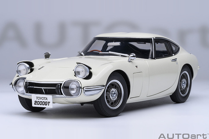AUTOart 1/18　トヨタ 2000GT 1967 （ホワイト） 1/18 AUTOart 1967 Toyota 2000GT (White) Car Model - LIVECARMODEL.com