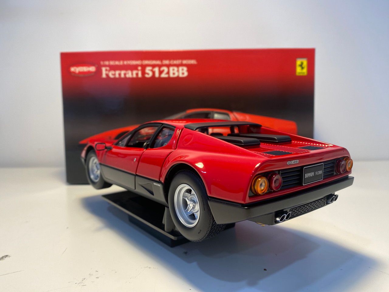 1/18 Kyosho Ferrari 512 BB 512BB (Red) Diecast Car Model