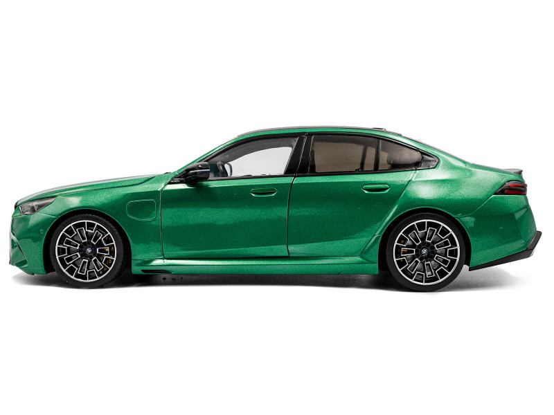 【新品】 M5 1/18スケールモデル【未開封】 1/18 Solido 2025 BMW M5 G99 (Isle Man Green Metallic) Diecast Car