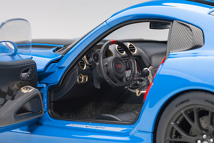 1/18 AUTOart Dodge Viper ACR (Competition Blue with Black Stripes