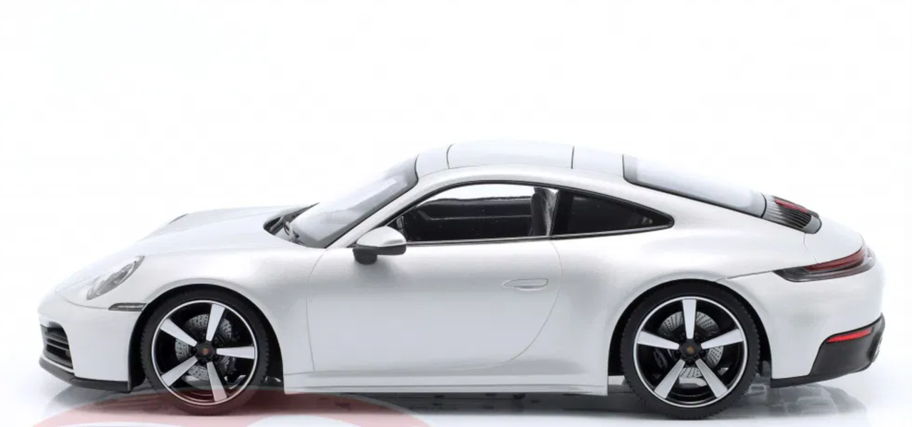 1/18 Dealer Edition 2024 Porsche 911 (992.2) Carrera Coupe (GT Silver Metallic) Car Model