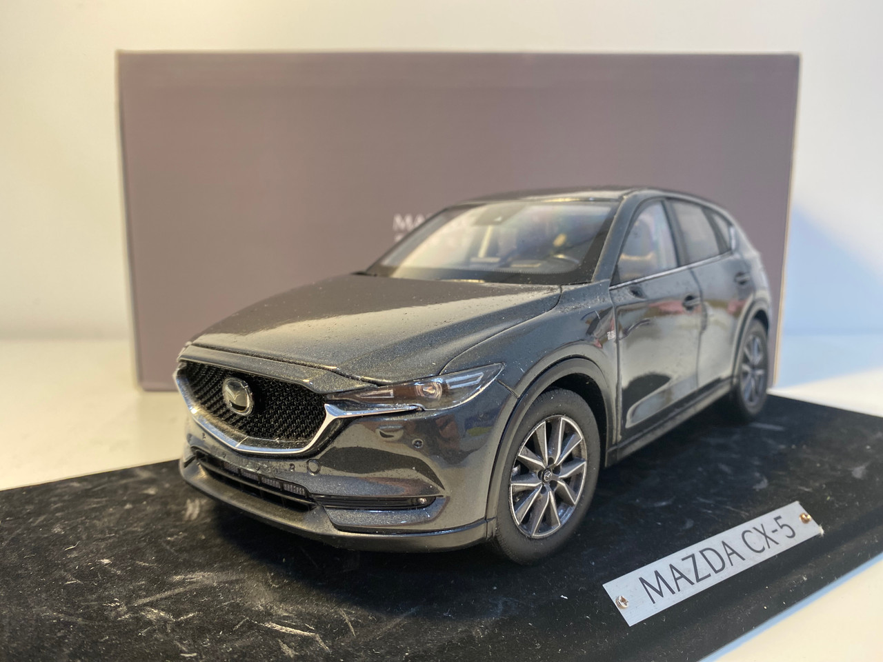 モノ DAMAGED AS-IS 1/18 Dealer Edition 2018 Mazda CX-5 CX5 (Grey