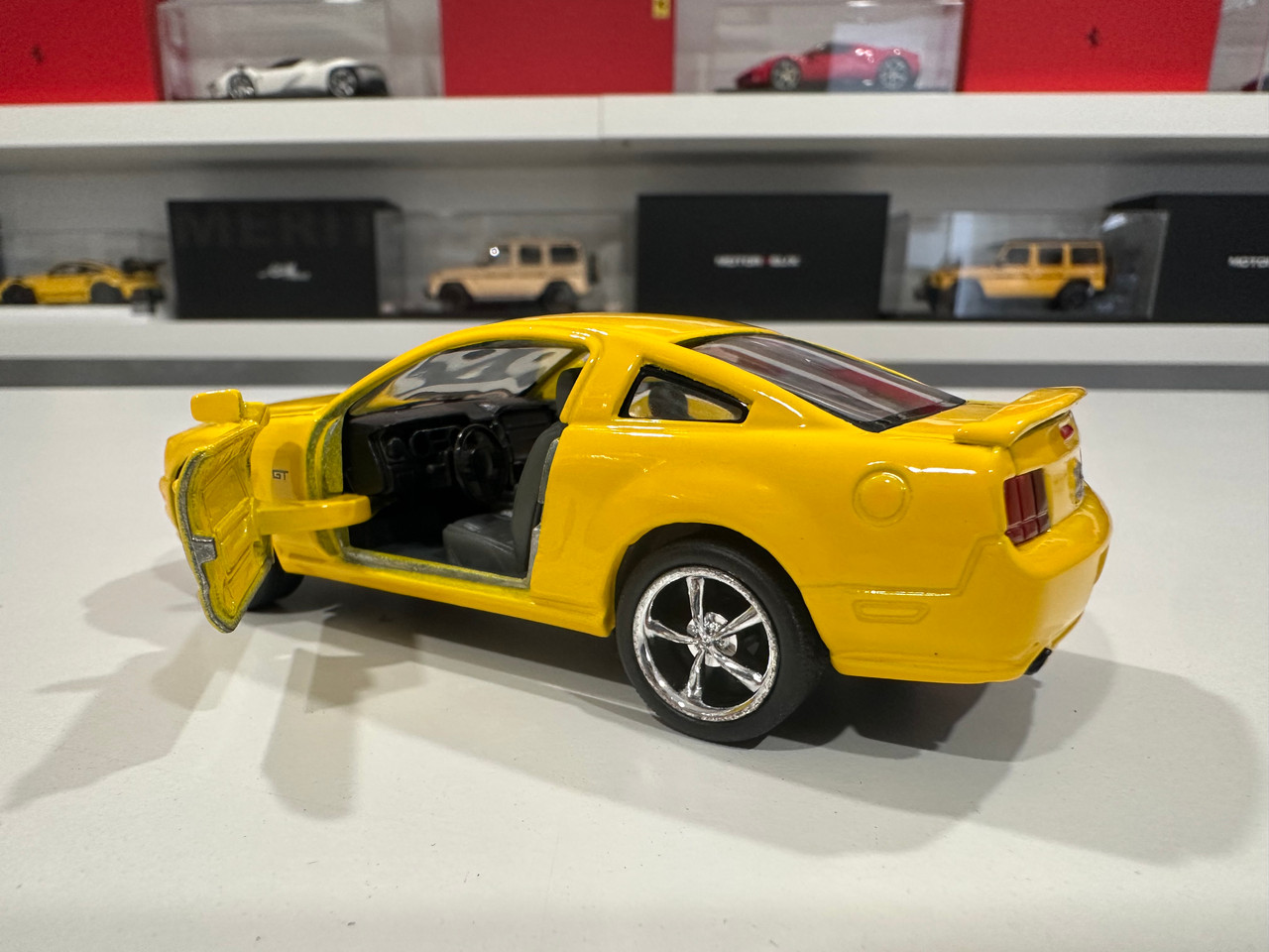 1/38 Kinsmart 2006 Ford Mustang GT (Yellow) Diecast Car Model