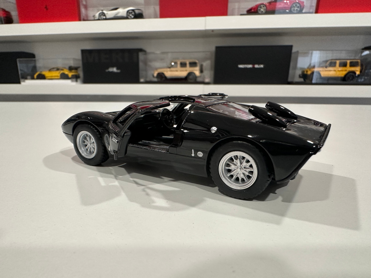 1/38 Kinsmart 1966 Ford GT40 MK II (Black) Diecast Car Model