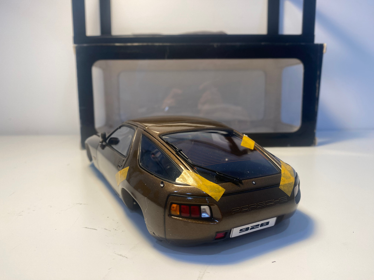 DAMAGED AS-IS 1/18 AUTOart Porsche 928 (Tabac Broen Metallic) Diecast Car Model