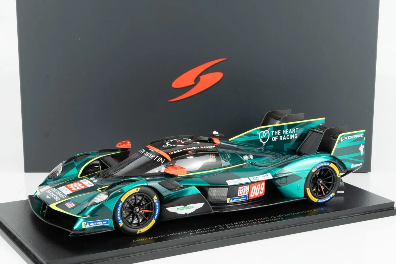 1/18 Spark Aston Martin Valkyrie No.009 ASTON MARTIN THOR TEAM Le Mans 24H 2025 A. Riberas - M. Sorensen - R.De Angelis Car Model