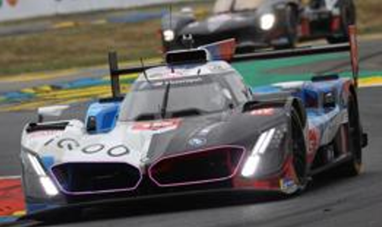 1/18 Spark BMW M Hybrid V8 No.15 BMW M TEAM WRT Le Mans 24H 2025 D. Vanthoor - R. Marciello - K. Magnussen Car Model