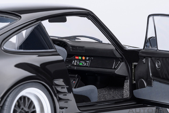 1/18 AUTOart Porsche 911 (930) Turbo Wangan Midnight 