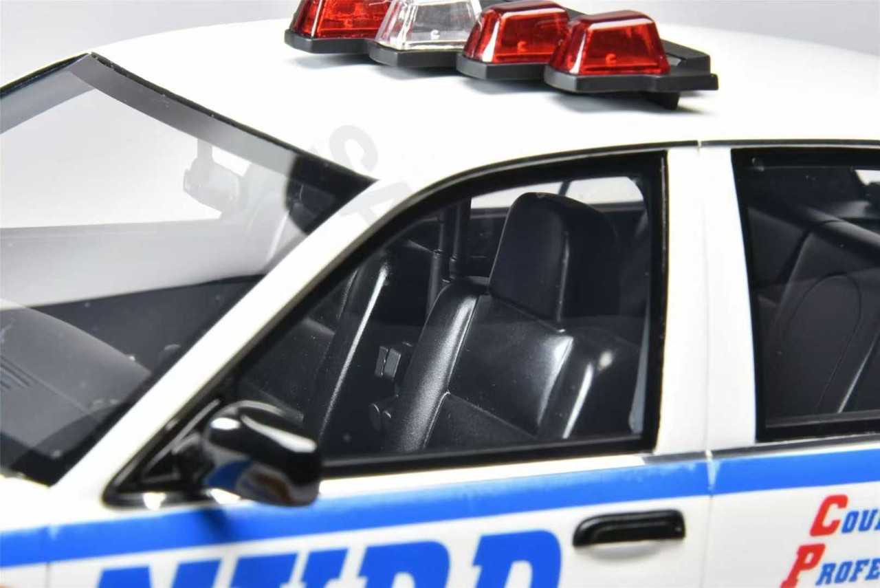 1/18 Vehicle Art Ford Crown Victoria NYPD PCT Police Car Model