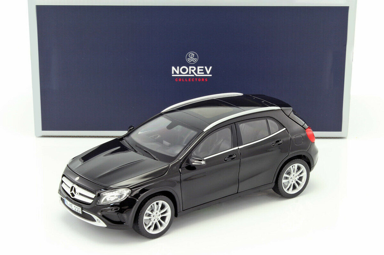 1/18 Mercedes-Benz GLA (Black) Diecast Car Model