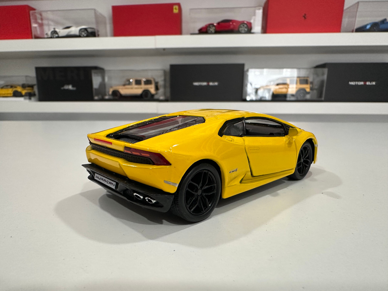 1/36 Kinsmart Lamborghini Huracan LP610-4 (Yellow) Diecast Car