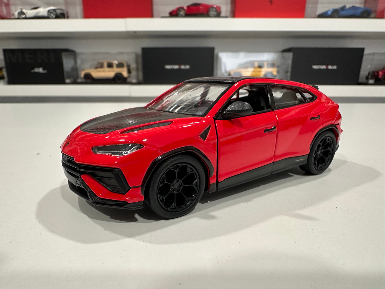 1/40 Kinsmart Lamborghini Urus Performante (Red) Diecast Car Model